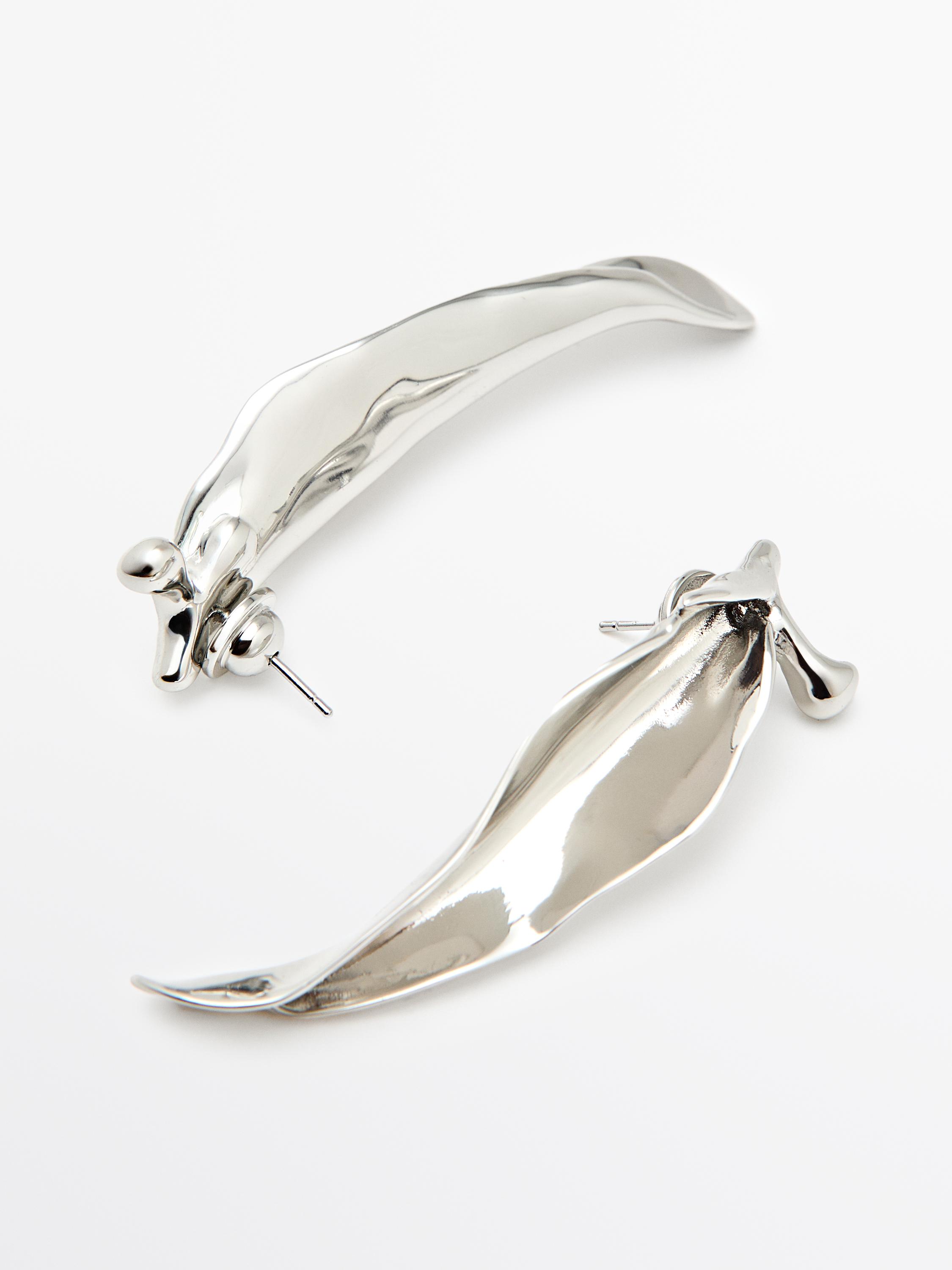 Irregular leaf earrings